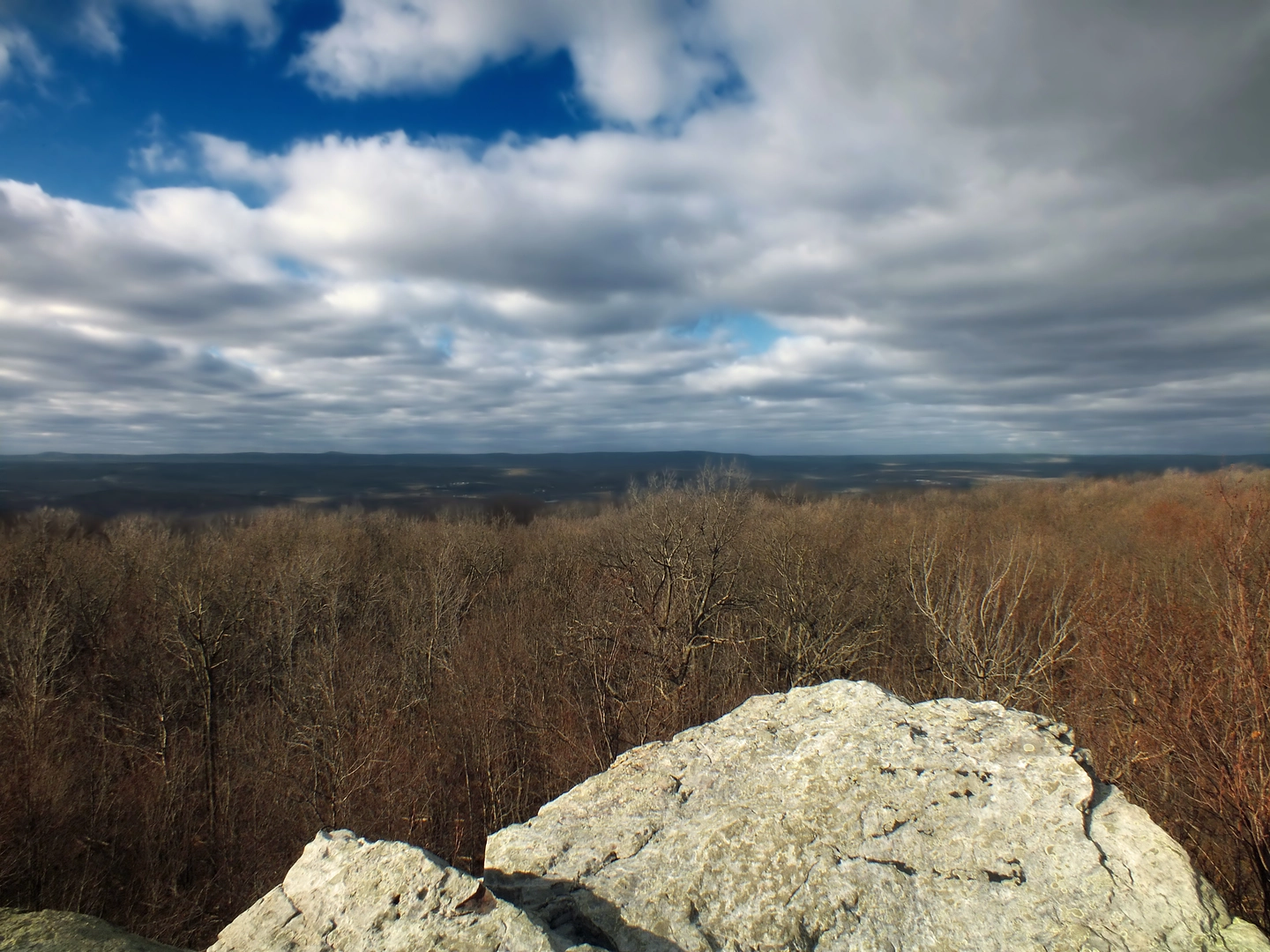 An image depicting the trail Wolf Rocks via Appalachian Trail and its surrounding area.