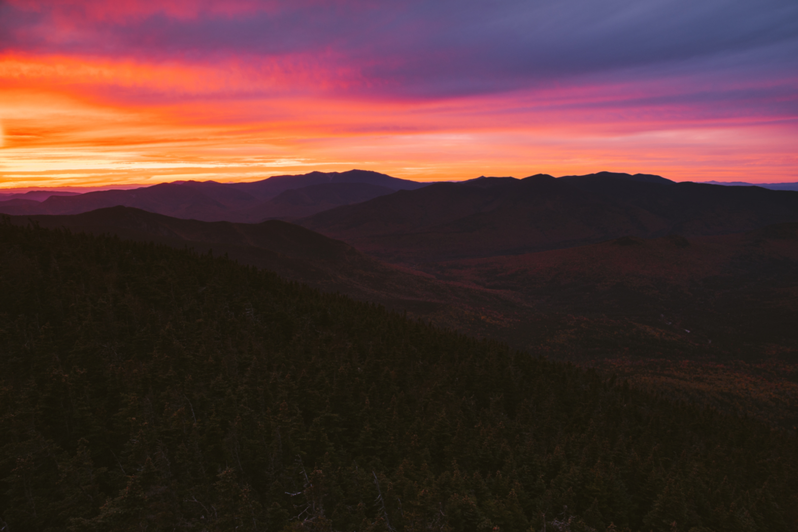 An image depicting the trail Mount Carrigain and Carrigain Notch Trail via Signal Ridge Trail and its surrounding area.