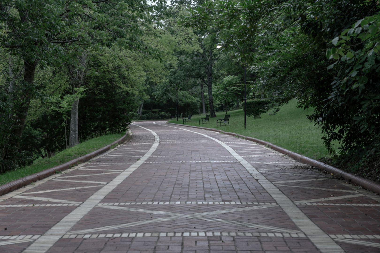 An image depicting the trail Grand Promenade Trail and its surrounding area.
