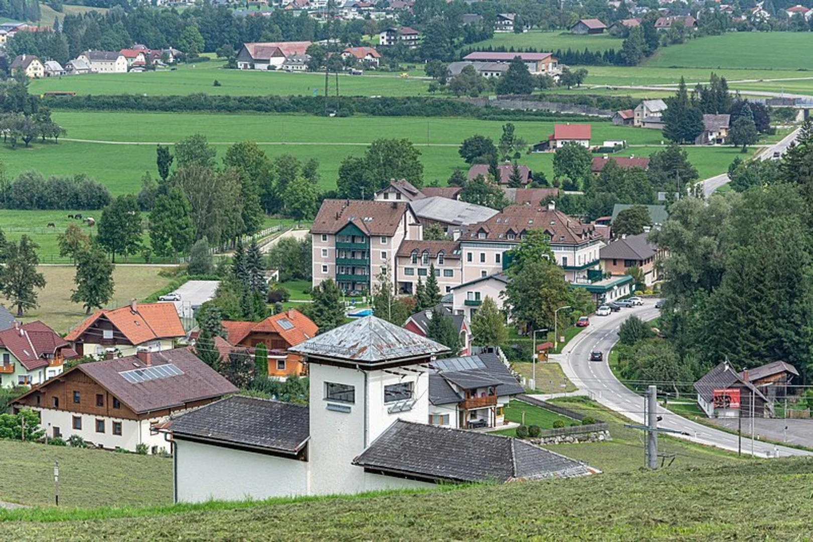 An image depicting the trail Yellow Trail in Roßleithen and its surrounding area.