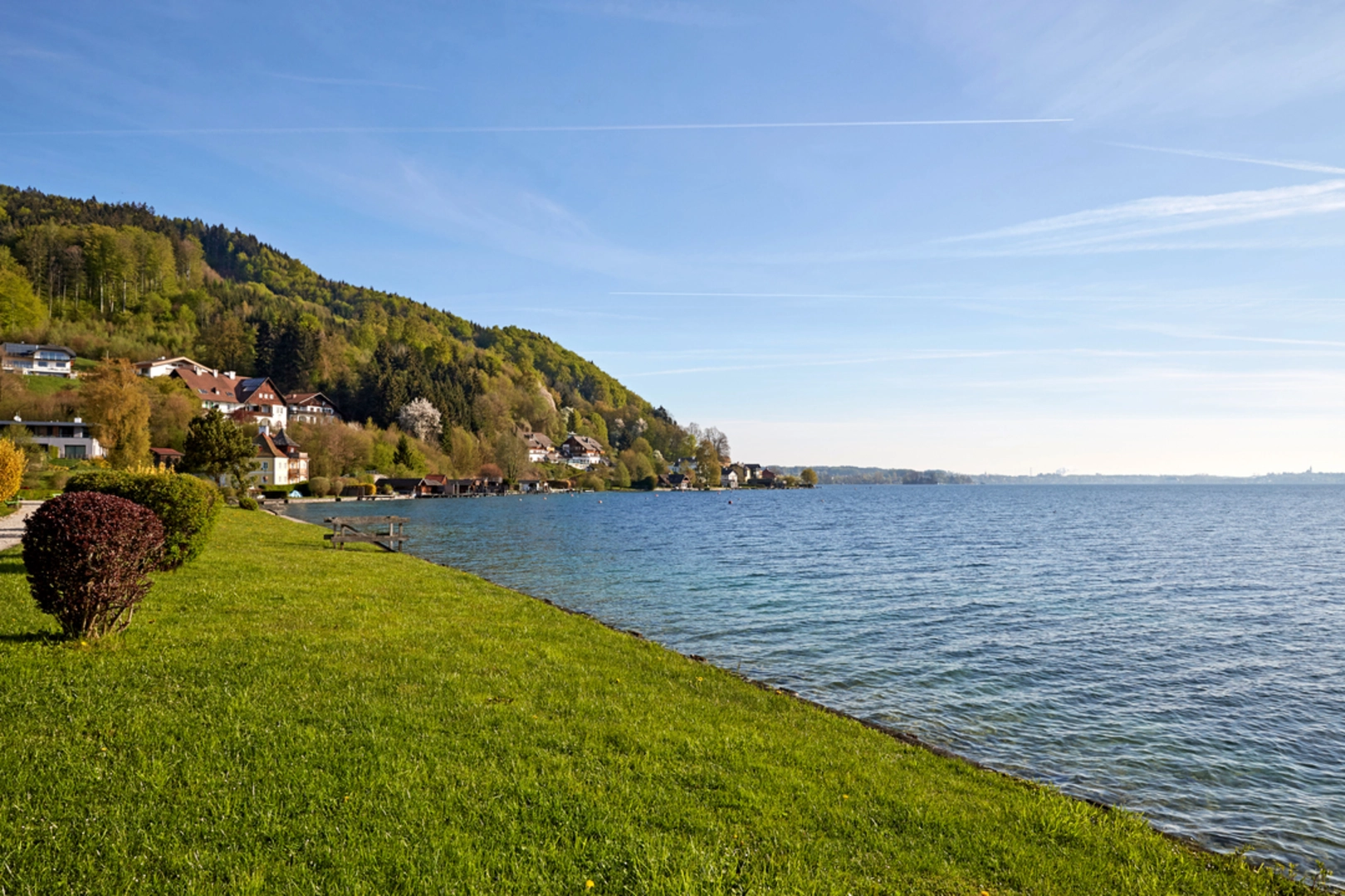 An image depicting the trail Doerferrunde Hike and its surrounding area.