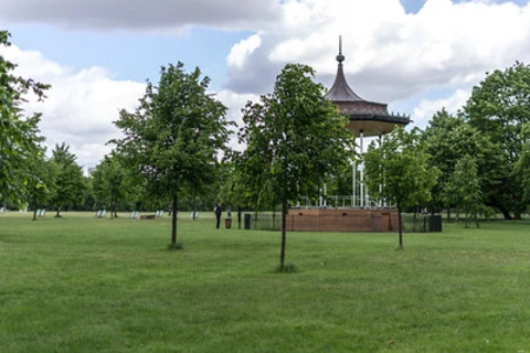 An image depicting the trail Round Pond, Kensington Gardens and Serpentine Loop and its surrounding area.