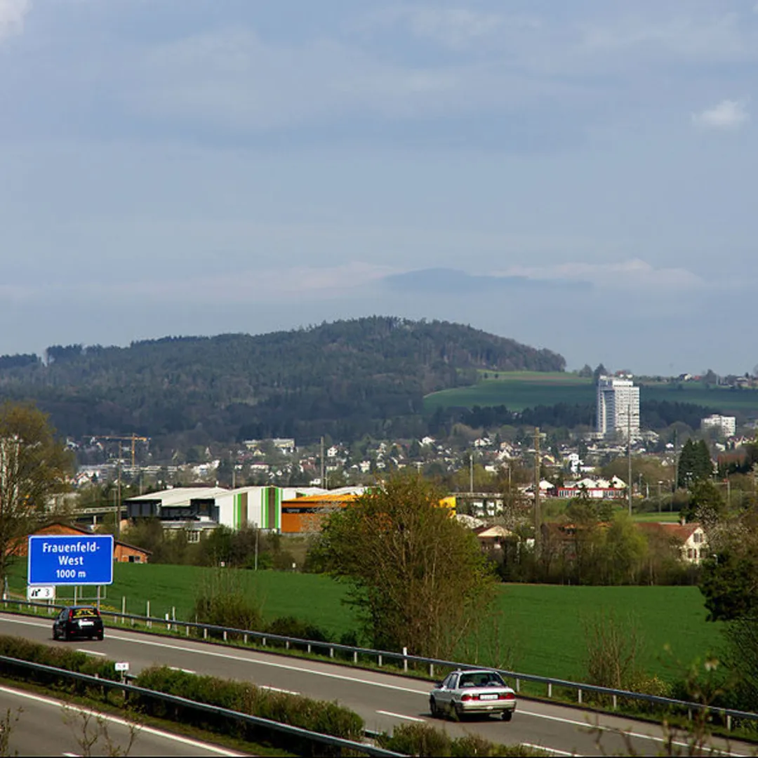 An image depicting the trail Oberneunforn - Frauenfeld Trail and its surrounding area.