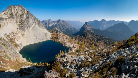 An image depicting the trail Twiss Pass, Stiletto Lake and Stiletto Peak Trail via PCT and its surrounding area.