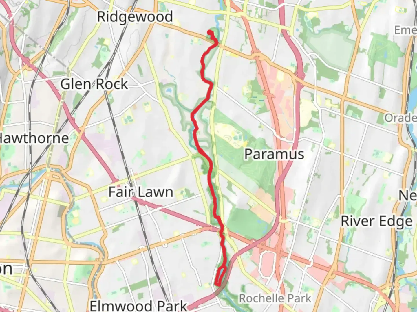 An image depicting the trail Wild Duck Pond and Saddle River Pathway and its surrounding area.