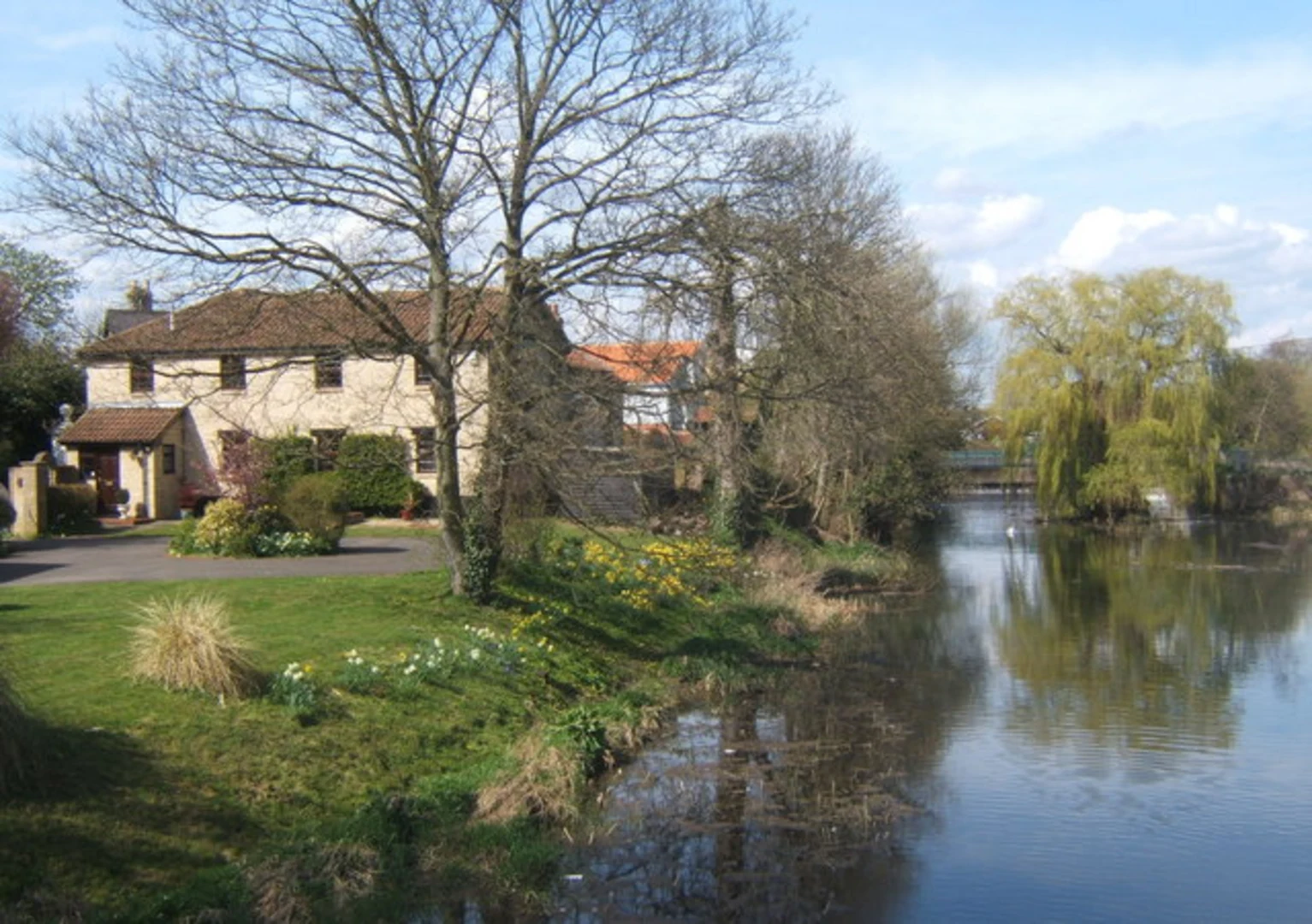 An image depicting the trail Ipswich to Stowmarket Walk via River Gipping and its surrounding area.