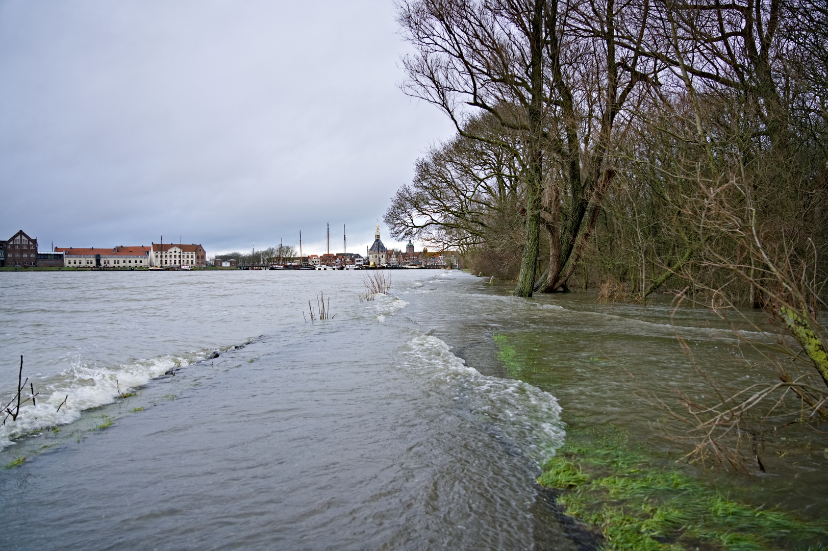 An image depicting the trail Markermeer, Ijsselmeer and Eilandspolder Loop and its surrounding area.