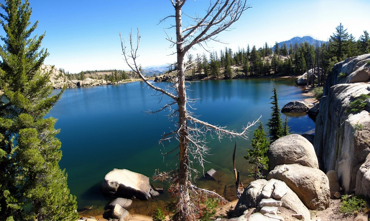 Sherrold Lake Upper Kinney Lake via PCT