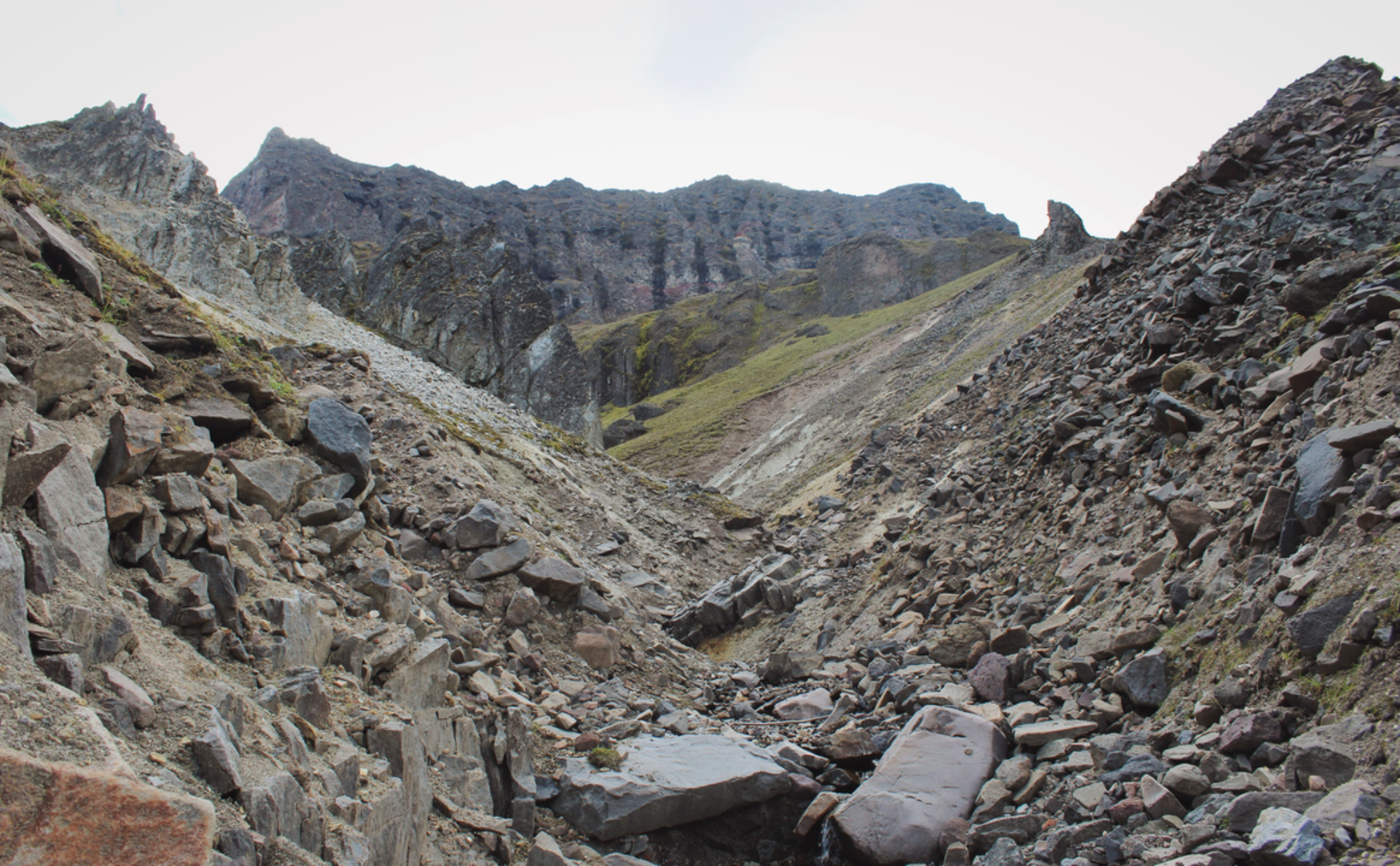 An image depicting the trail Skookum Volcano Trail and its surrounding area.
