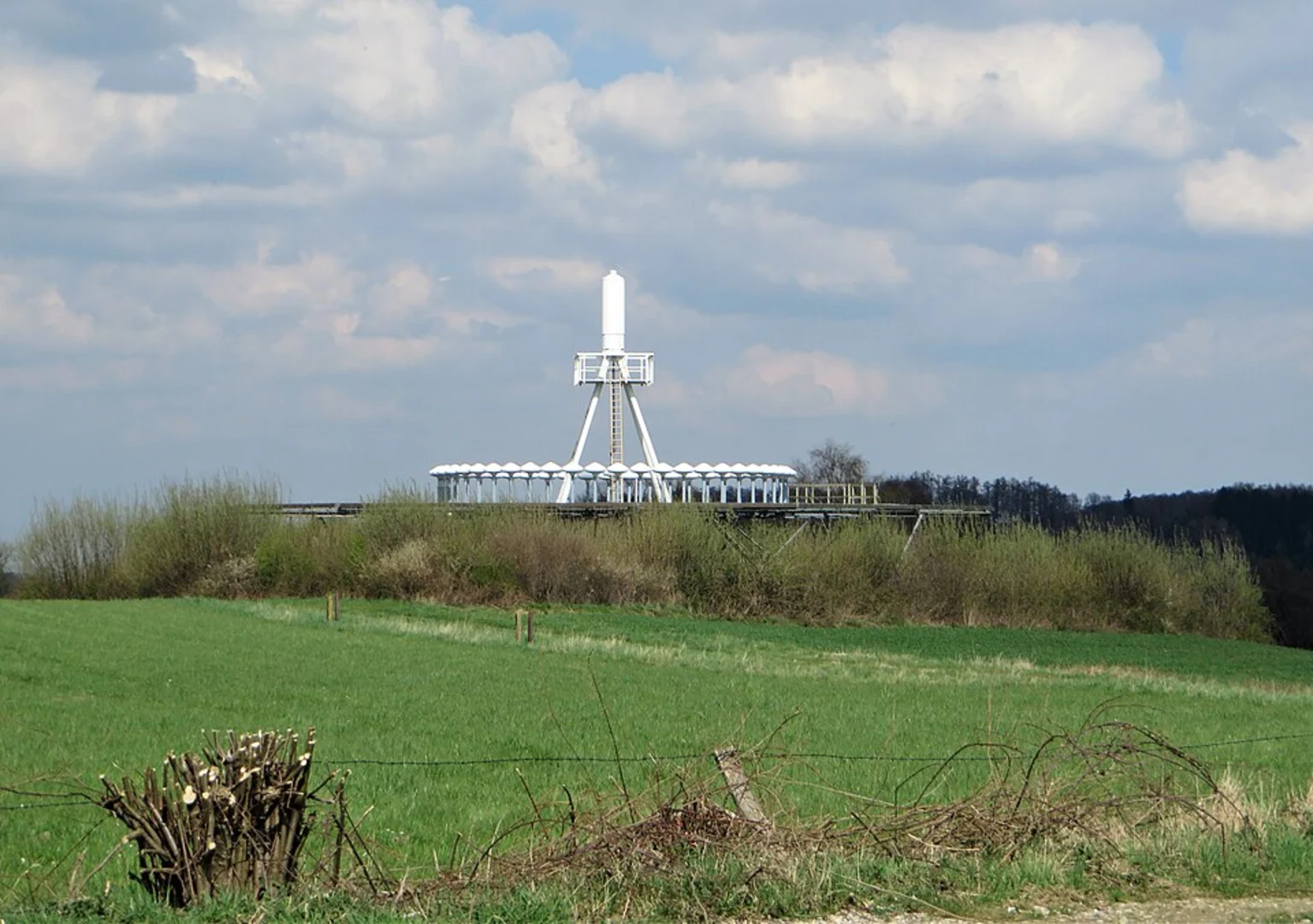 An image depicting the trail Kreiswald Loop via Rundweg and its surrounding area.