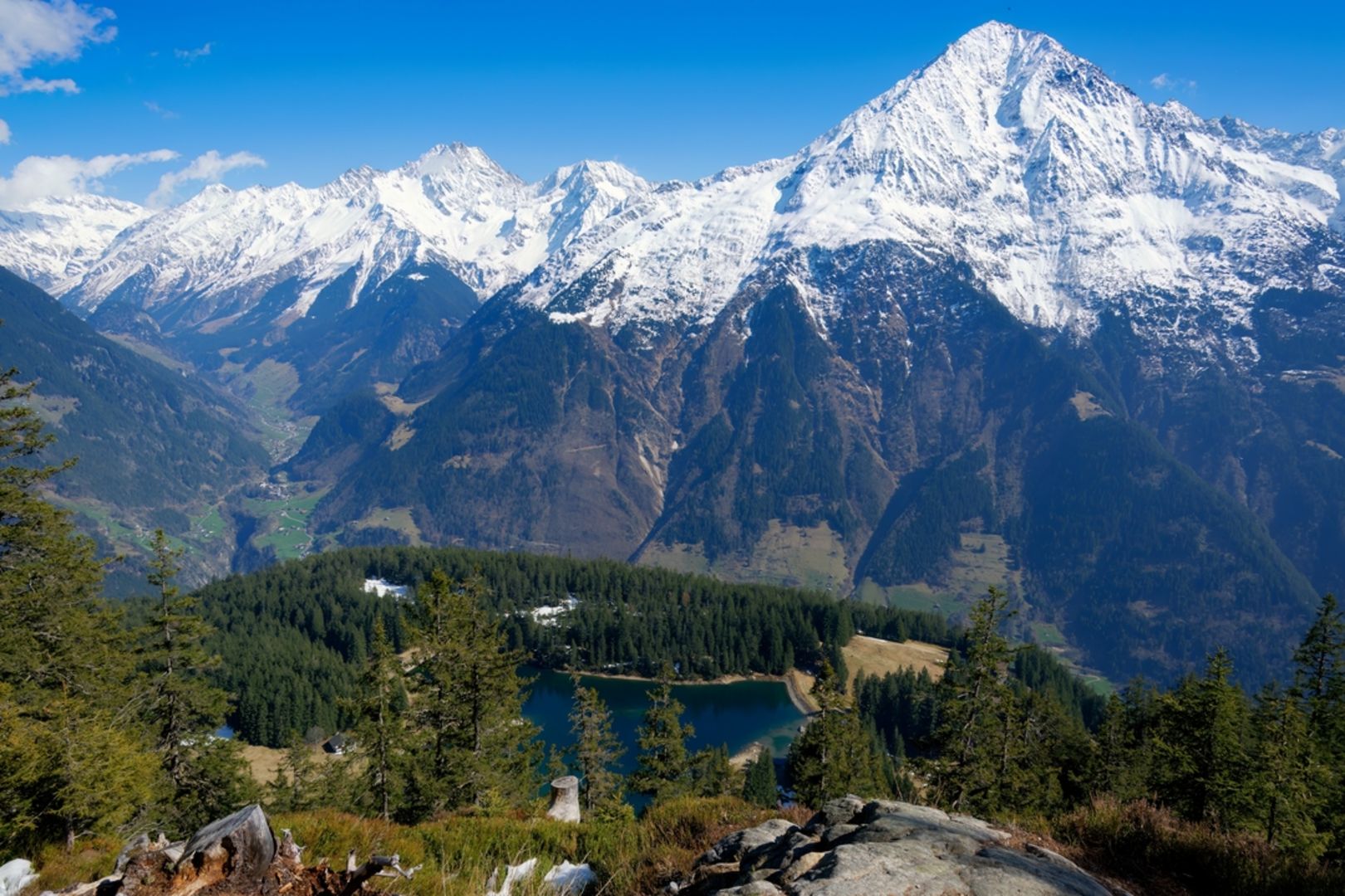 An image depicting the trail Arnisee Circular Trail and its surrounding area.