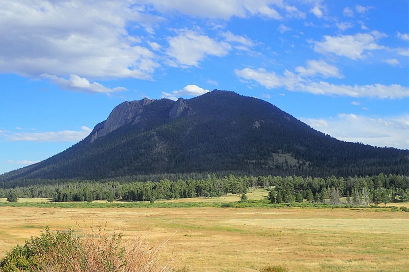 An image depicting the trail North Deer Mountain Trail and its surrounding area.