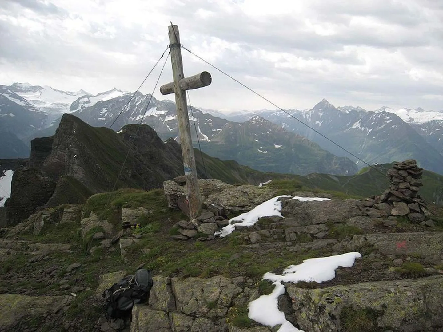 An image depicting the trail Sonnenweg - Alpen tower - Käserstatt and its surrounding area.