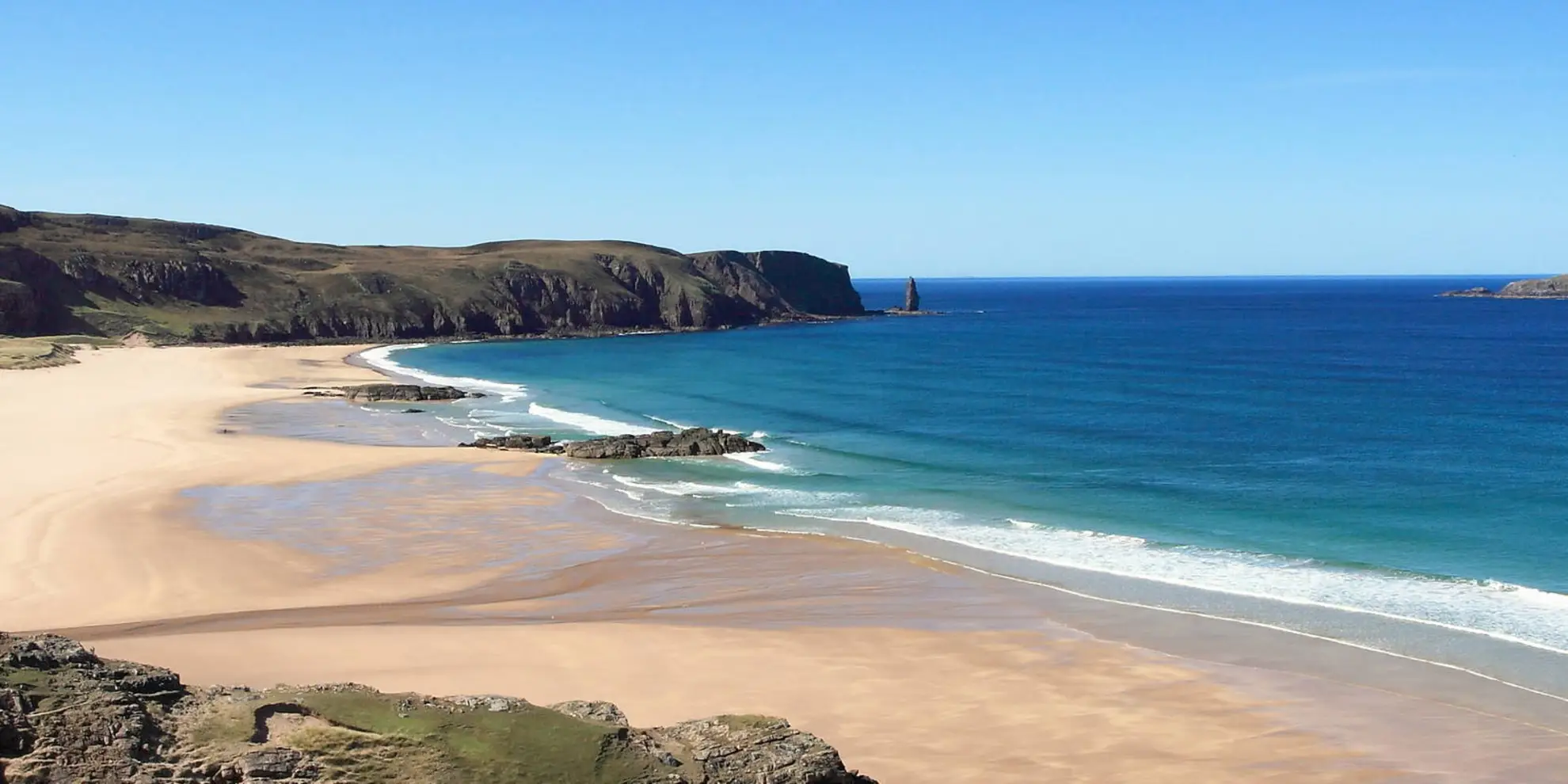 An image depicting the trail Am Buachaille and Sandwood Bay and its surrounding area.