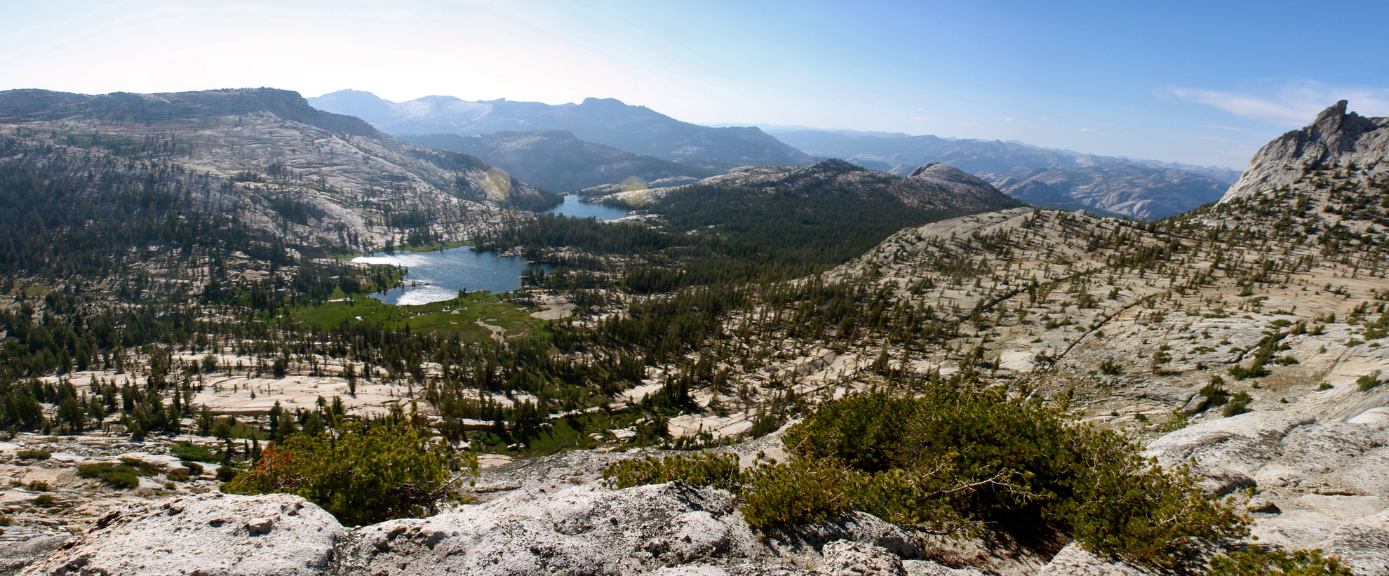 An image depicting the trail Cathedral Pass via John Muir Trail and its surrounding area.
