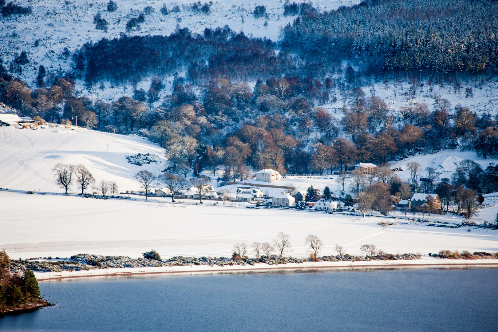 An image depicting the trail Seven Lochs Loop Walk and its surrounding area.