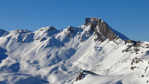 An image depicting the trail Maschgenkamm – Spitzmeilenhütte Loop and its surrounding area.