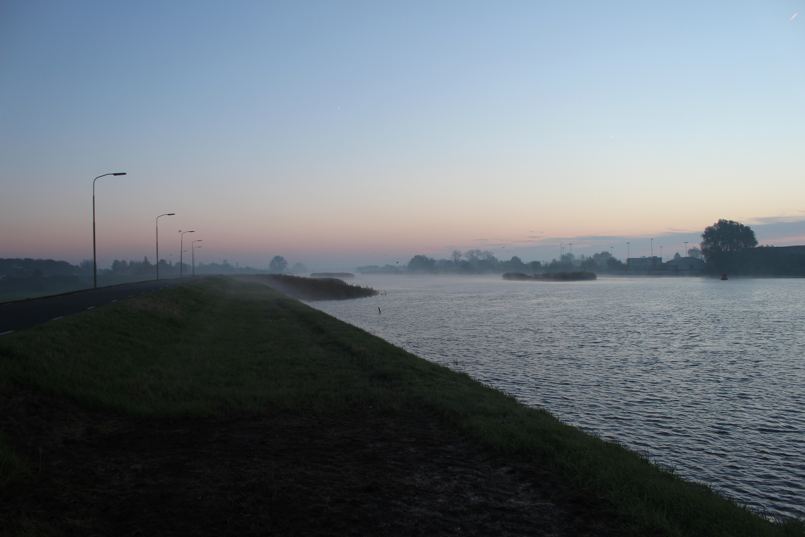 An image depicting the trail Hollandse Hout Loop and its surrounding area.