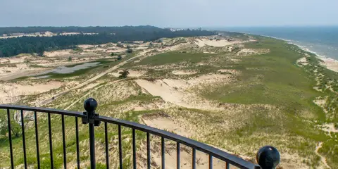 An image depicting the trail Nordhouse Dunes and its surrounding area.