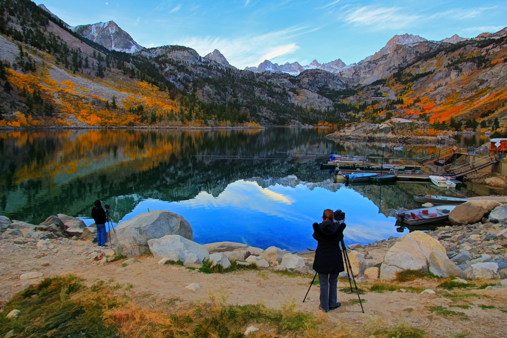 An image depicting the trail George Lake via Sabrina Basin Trail and its surrounding area.