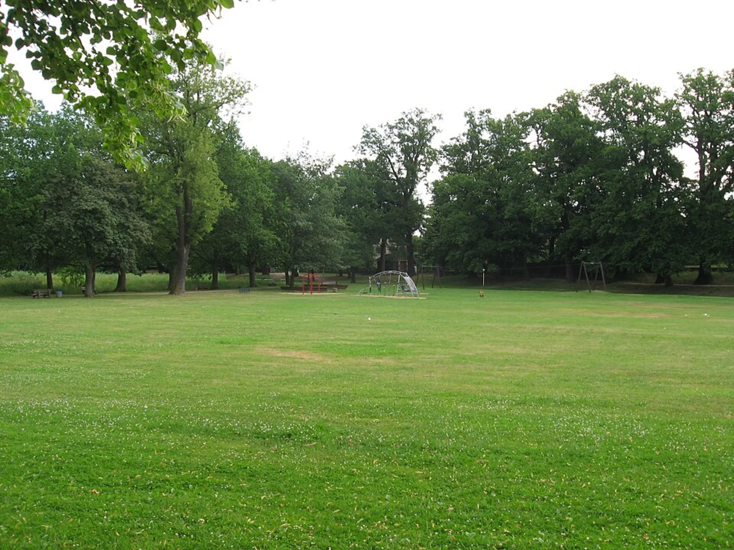An image depicting the trail De Reuze to Kasteel De Kelder via Wrangebult and Hessenweg and its surrounding area.