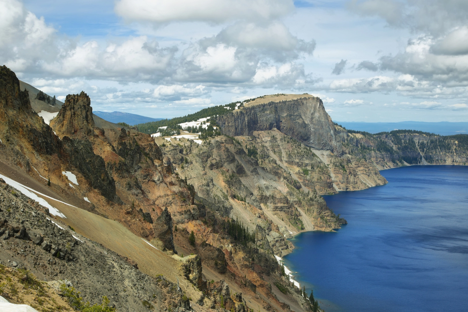 An image depicting the trail Garfield Peak Trail and its surrounding area.