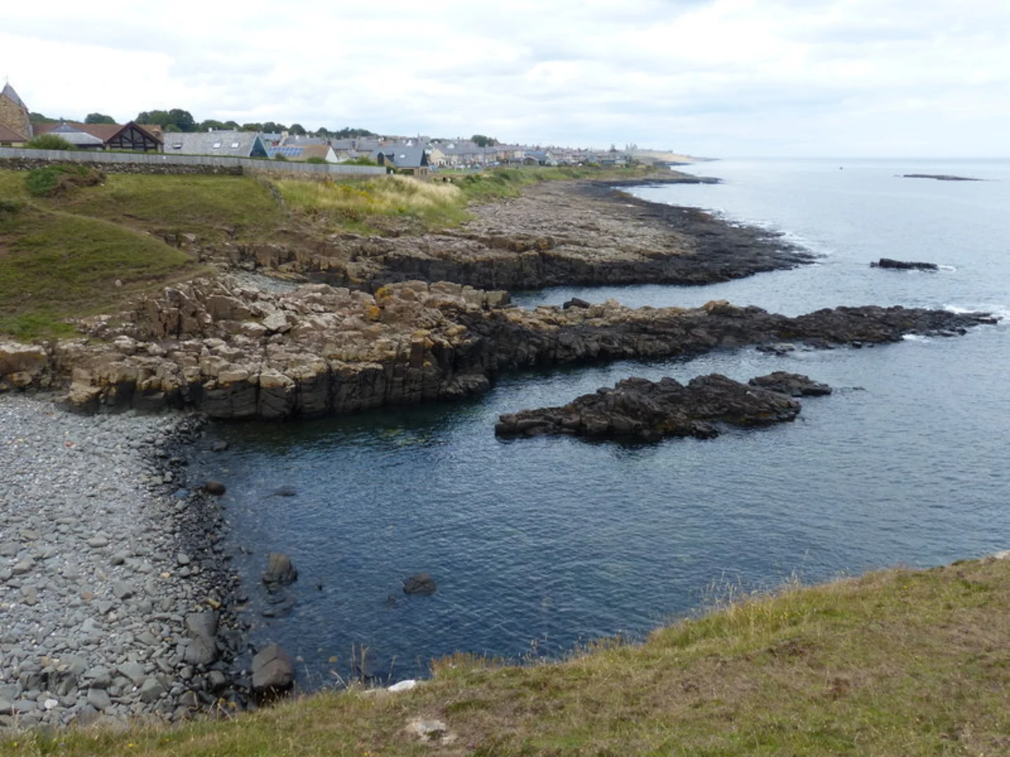 An image depicting the trail Alnwick to Bamburgh Walk and its surrounding area.