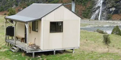 An image depicting the trail Albert Burn Hut Track and its surrounding area.