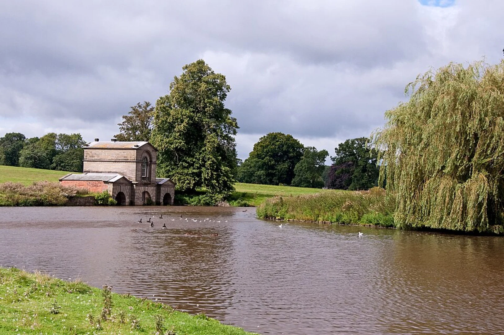 An image depicting the trail Kedleston Park Loop and its surrounding area.