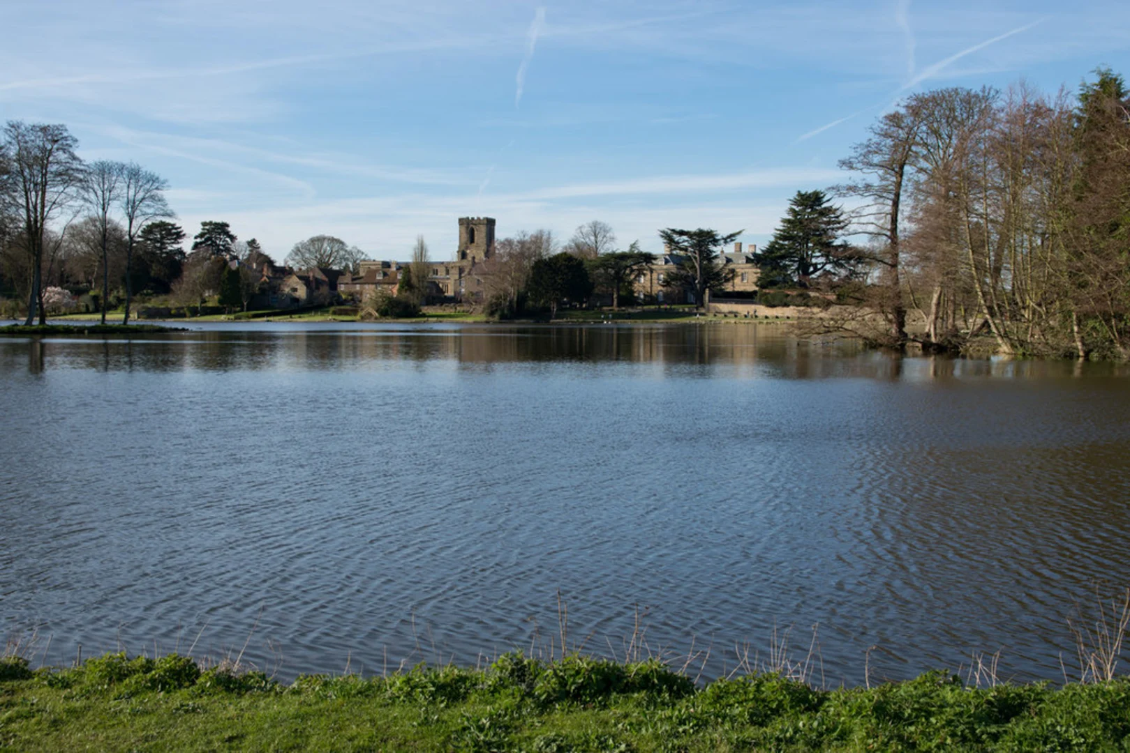 An image depicting the trail Melbourne Pool Loop and its surrounding area.