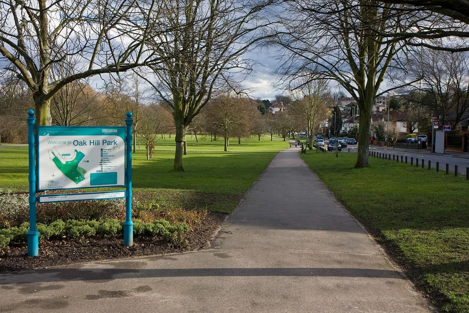 An image depicting the trail Oak Hill Park, Brinswick Park and Arnos Park via Waterfall Walk and Everleigh Walk and its surrounding area.