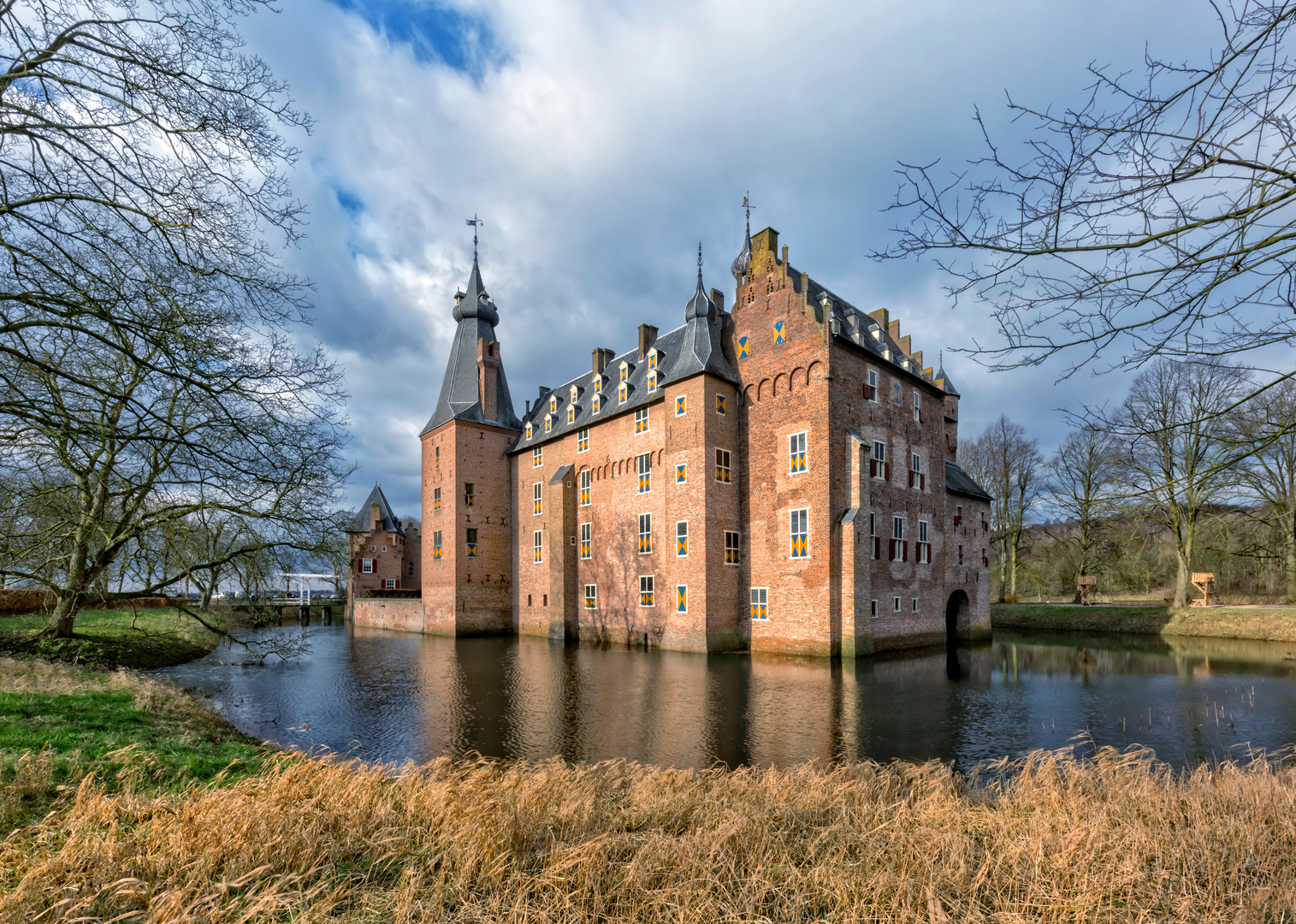 An image depicting the trail Nijkerk to Ermelo via Kasteel Oldenaller and Kasteel De Vanenburg and its surrounding area.