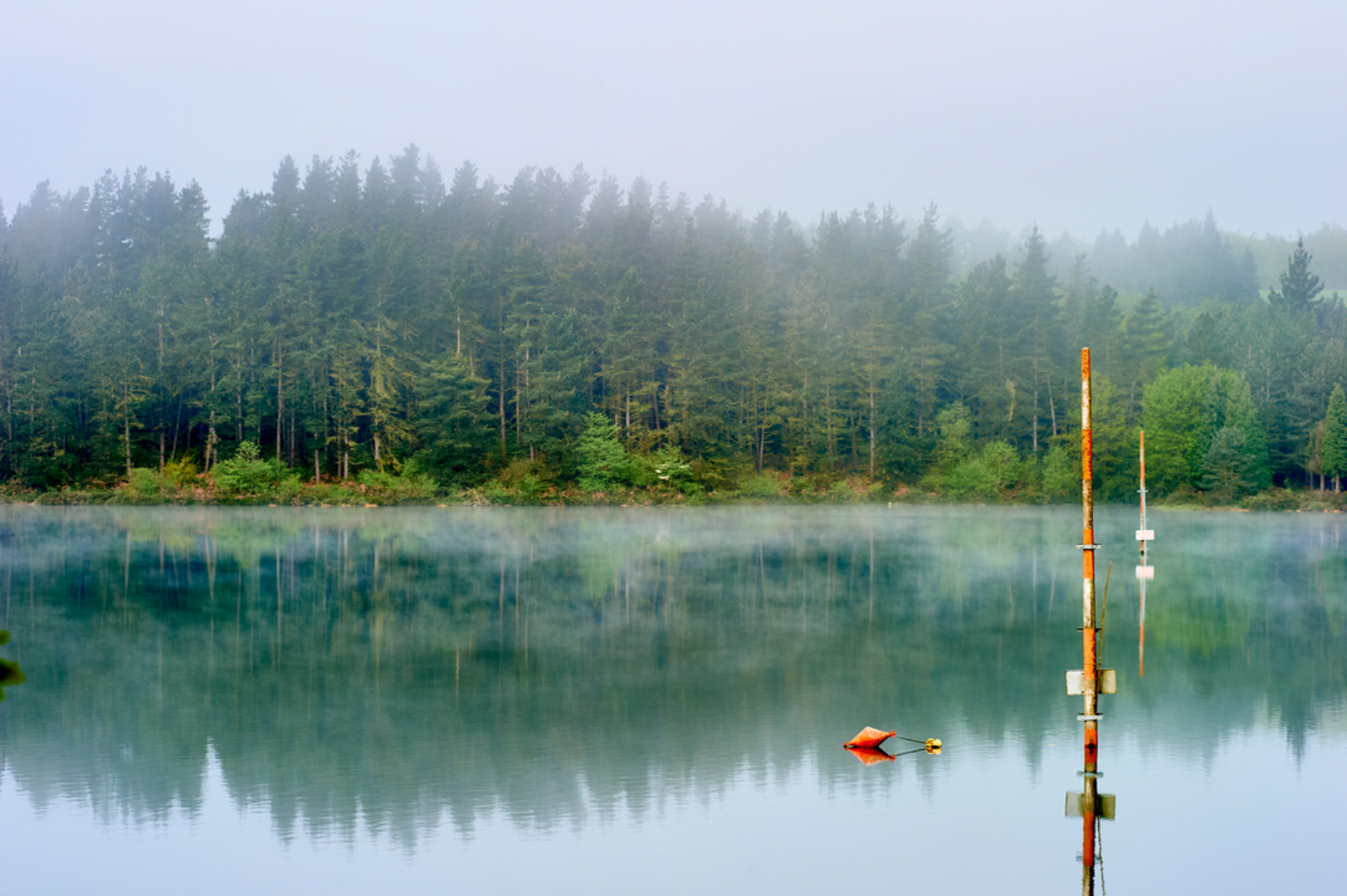 An image depicting the trail GR 25 - Vuelta a a Llanada a Pie de Monte and its surrounding area.
