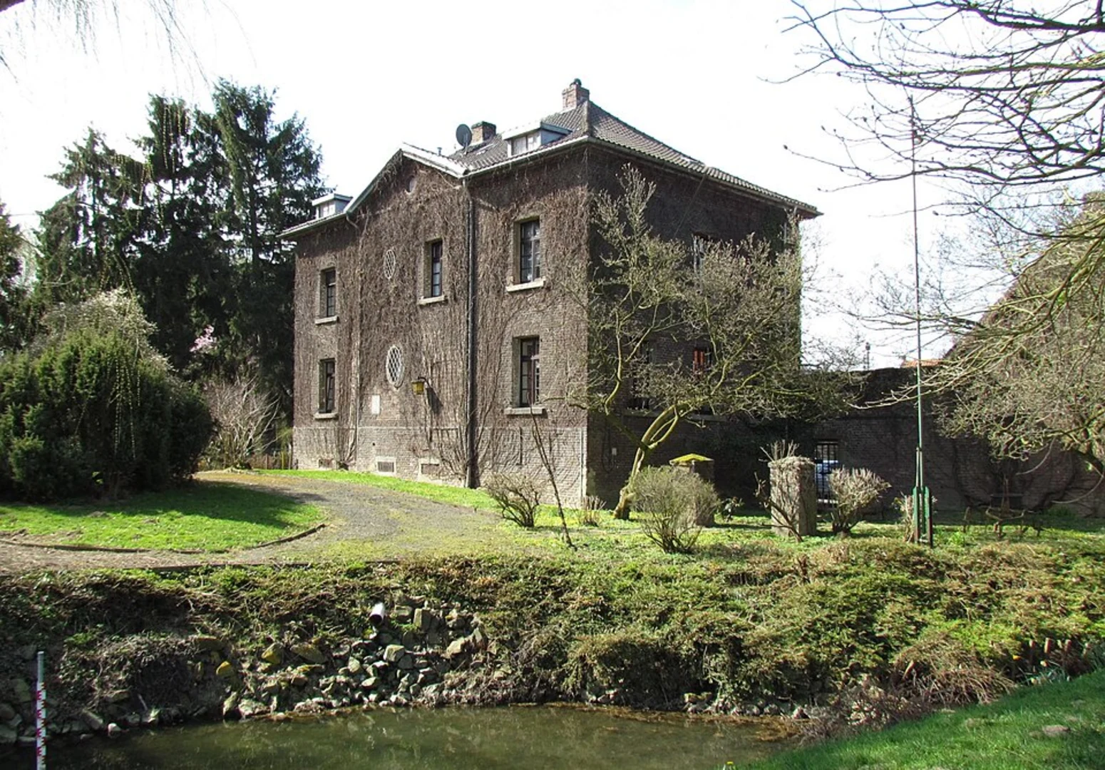 An image depicting the trail Haus Wildenrath via X1 Grenzlandwe and Rundweg A8 Schaagbachtalg and its surrounding area.