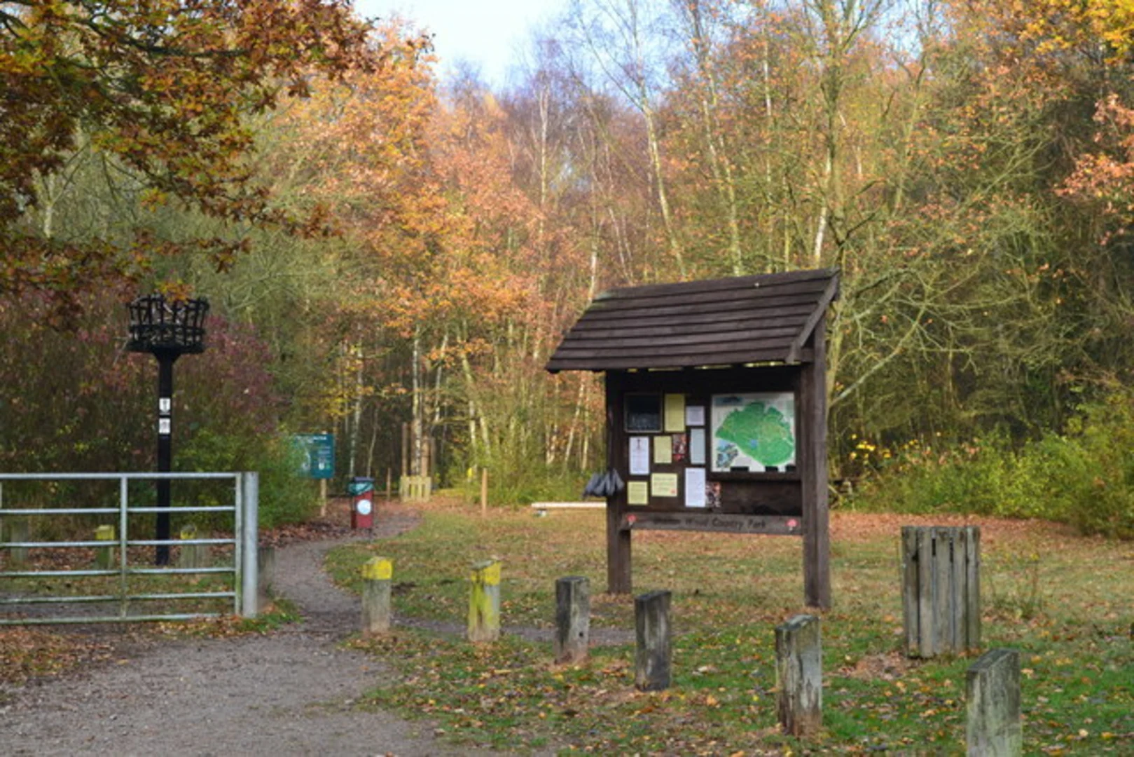 An image depicting the trail Beacon Wood Country Park and its surrounding area.