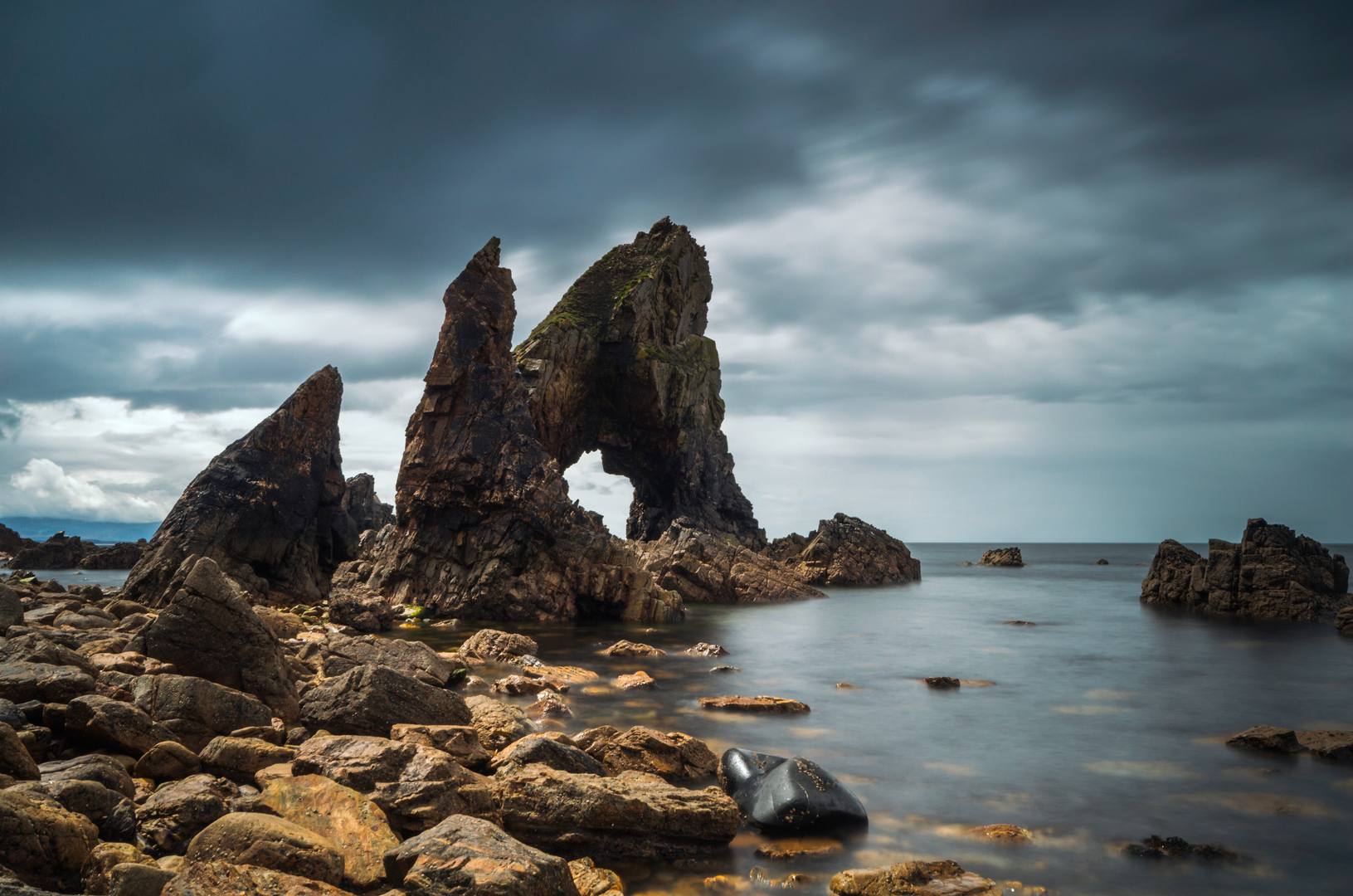 An image depicting the trail Dungloe River Walk - Sli Dhun na nGall and its surrounding area.