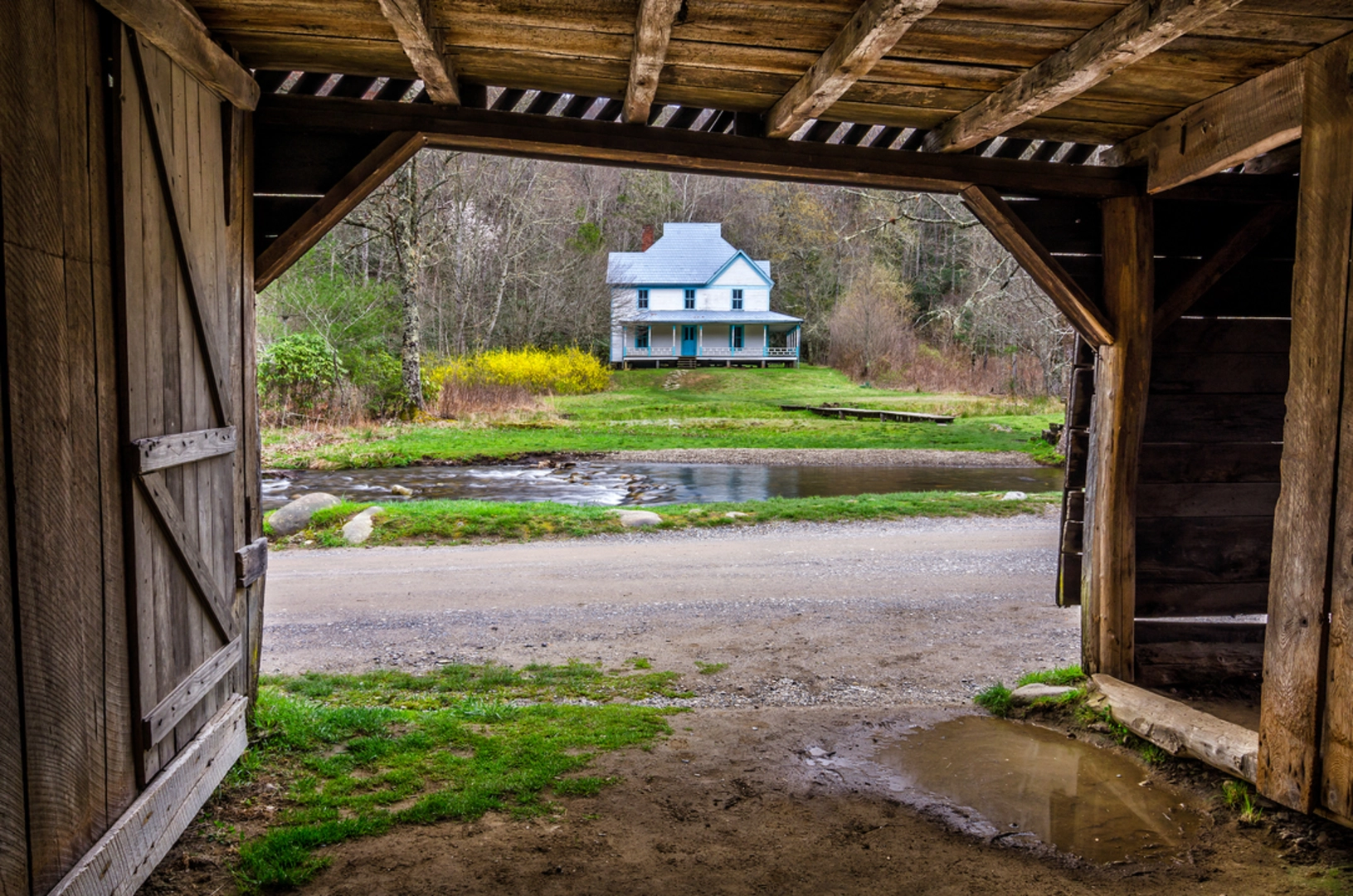 An image depicting the trail Little Cataloochee Trail and its surrounding area.
