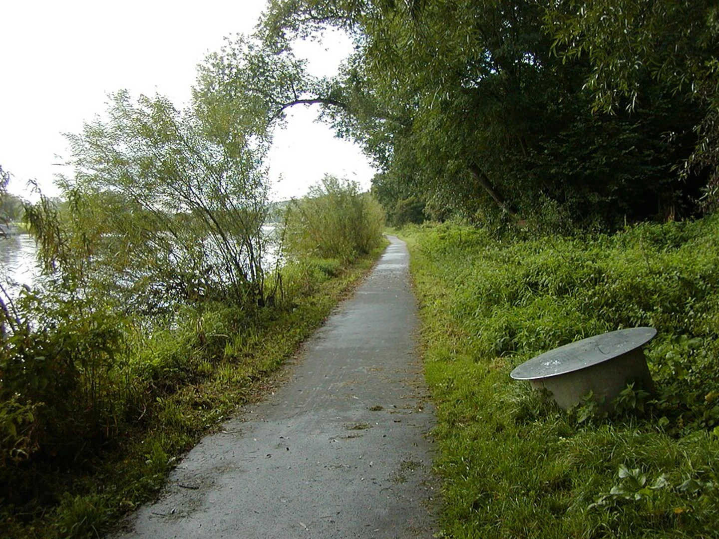 An image depicting the trail Planetenwanderweg Neptun via Baunapfad and Eco Pfad Gruntershausen and its surrounding area.