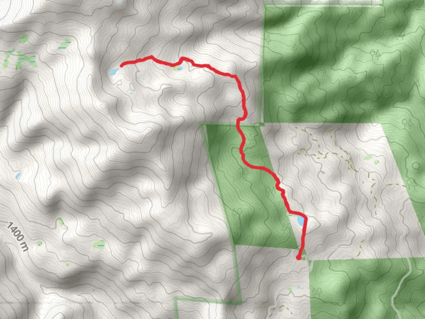 An image depicting the trail Eleanor and Shimmy Lakes via Deer Flat Trail and its surrounding area.