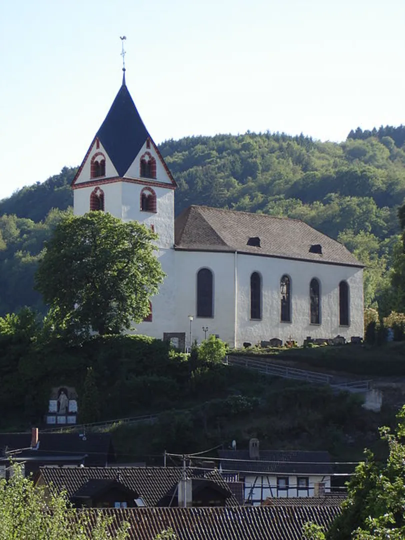 An image depicting the trail Kesseling to Staffel Loop via Staatsforst Adenau and Steinerberg and its surrounding area.