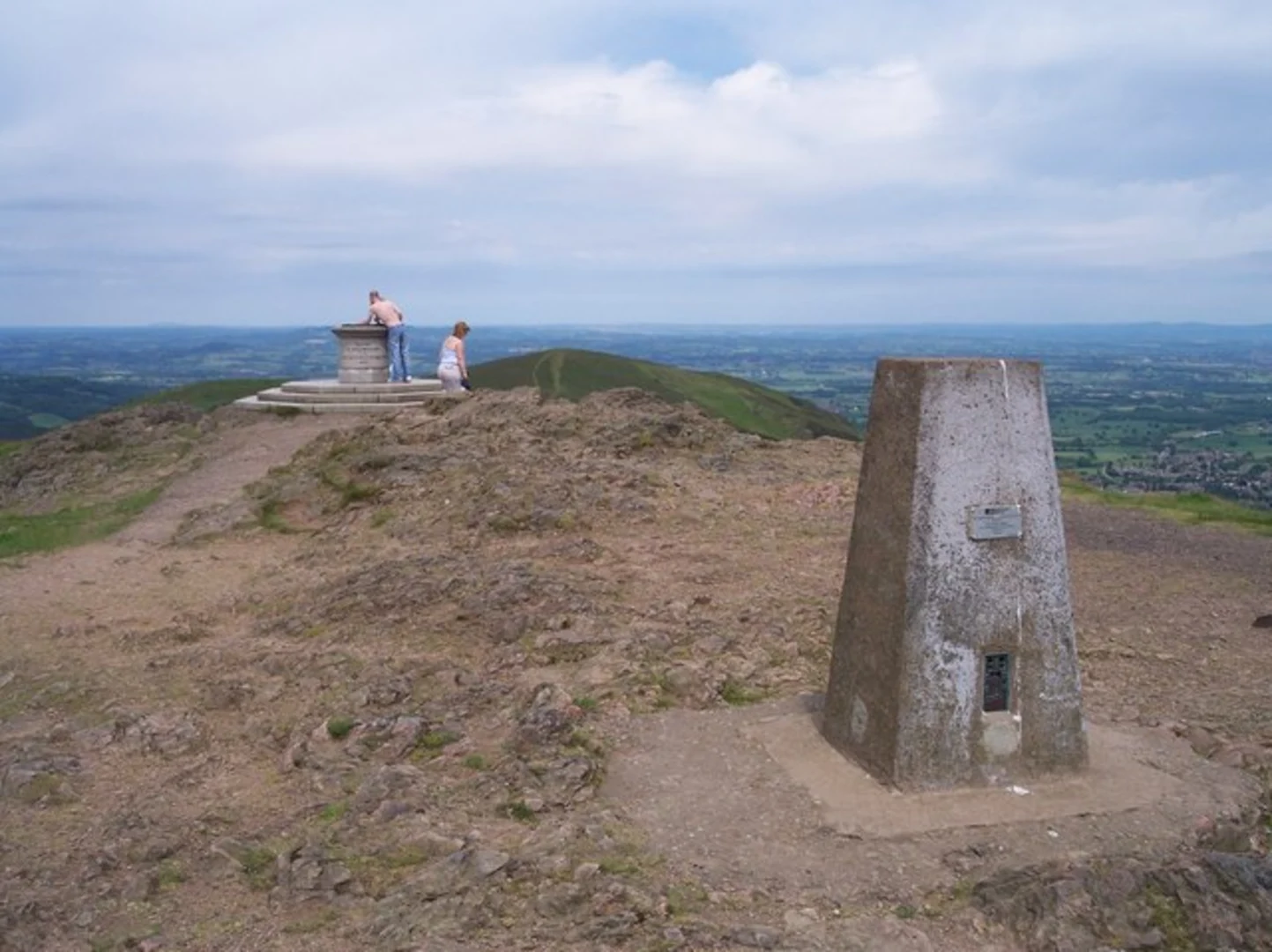 An image depicting the trail Worcestershire Beacon and its surrounding area.
