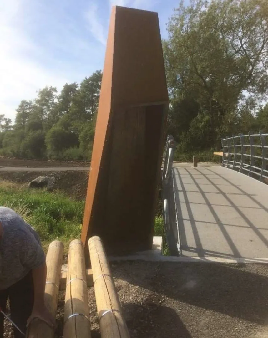 An image depicting the trail Waddesdon Greenway and its surrounding area.