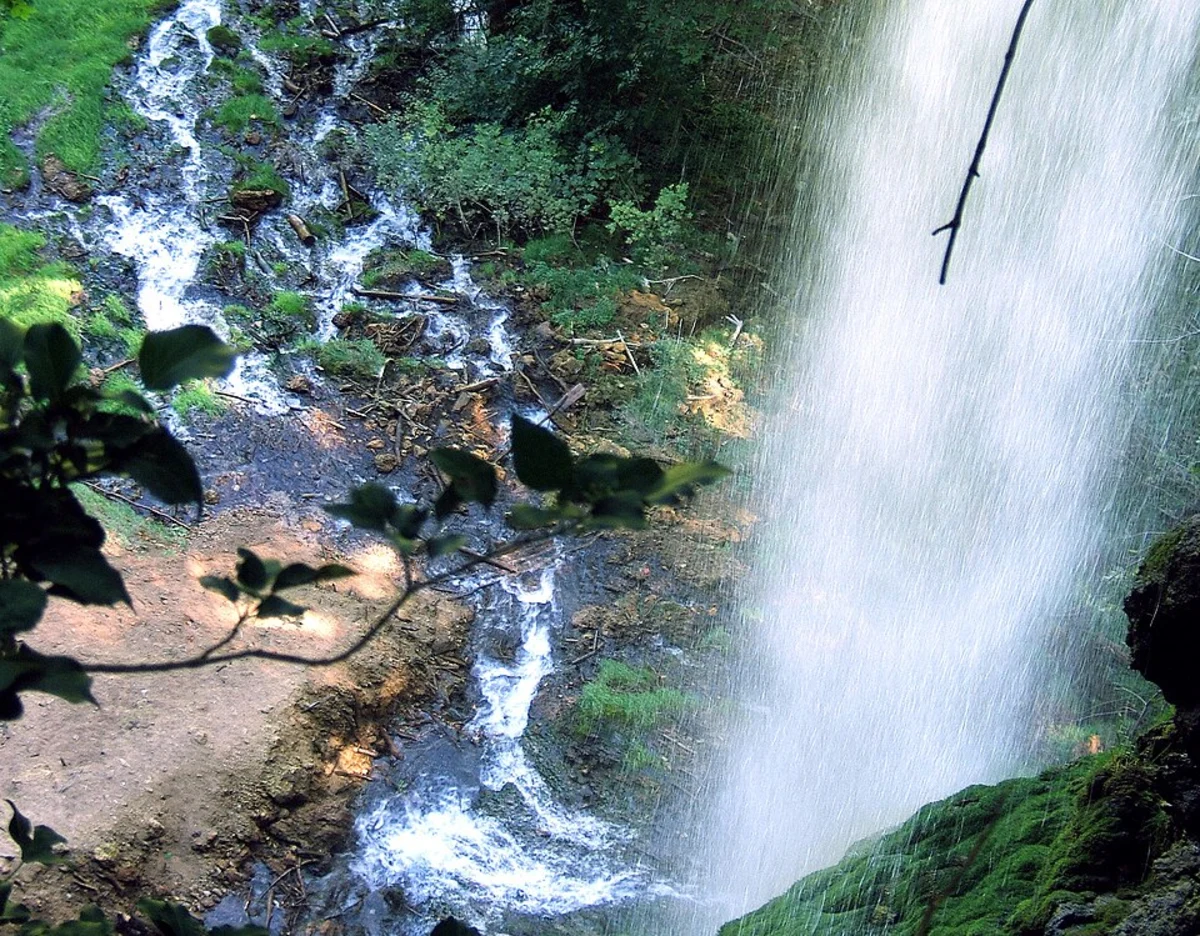 Uracher Wasserfall and Rutschenfelsen Loop via Wasserfallsteig
