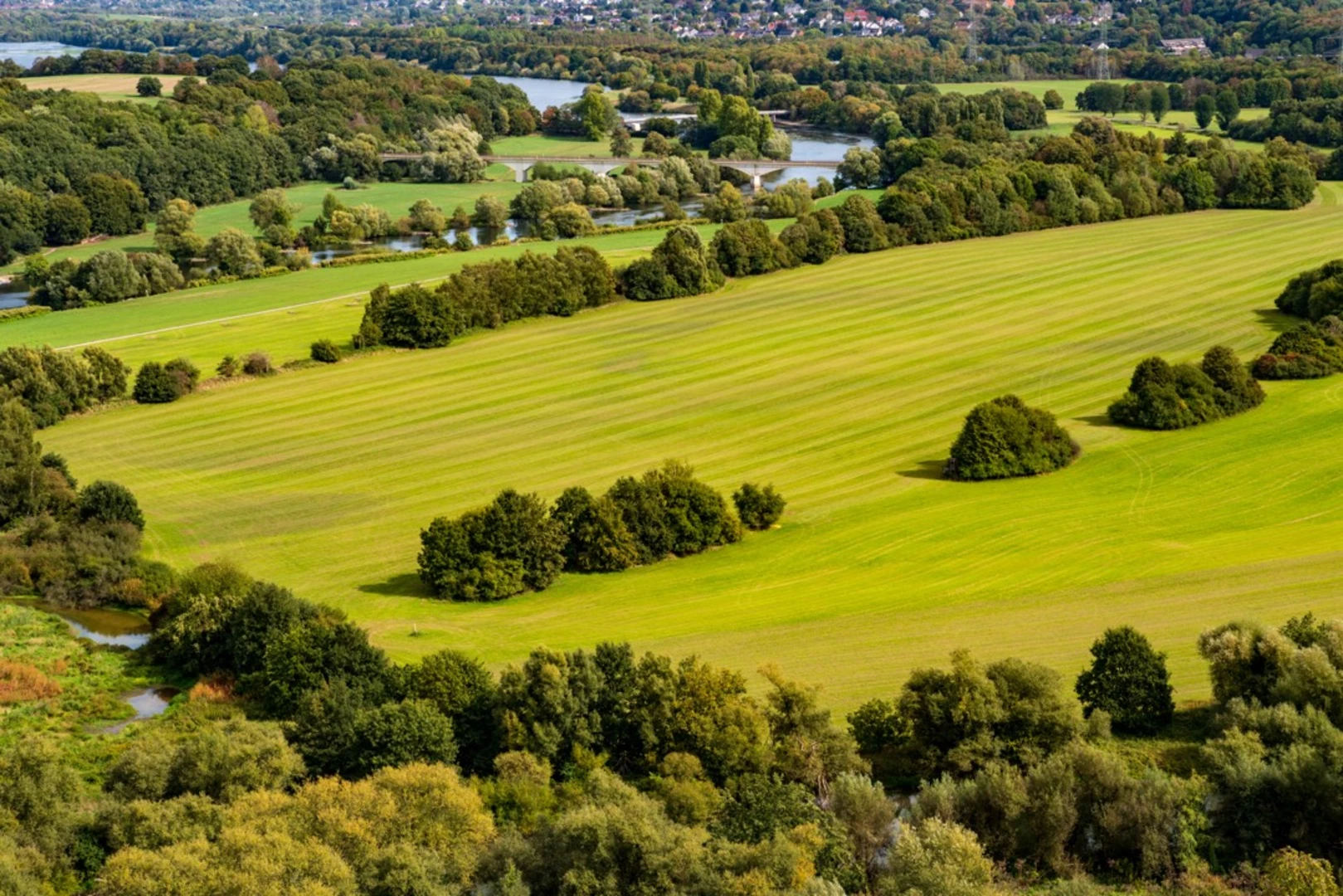 An image depicting the trail Frankenweg and its surrounding area.