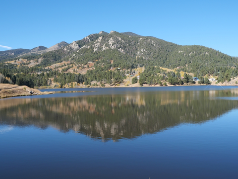 An image depicting the trail Lake Isabel Trail and its surrounding area.