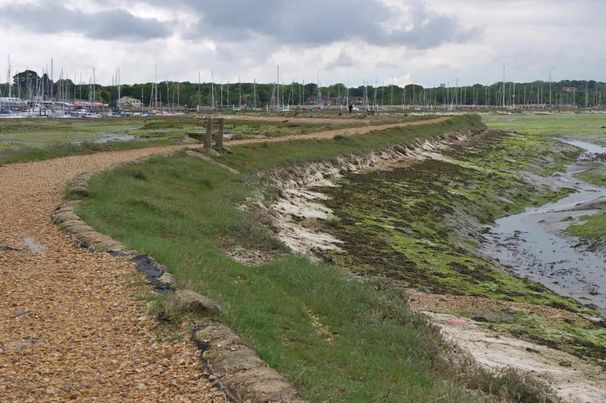 Warsash Coastal Path and River Hamble Walk - Bursledon