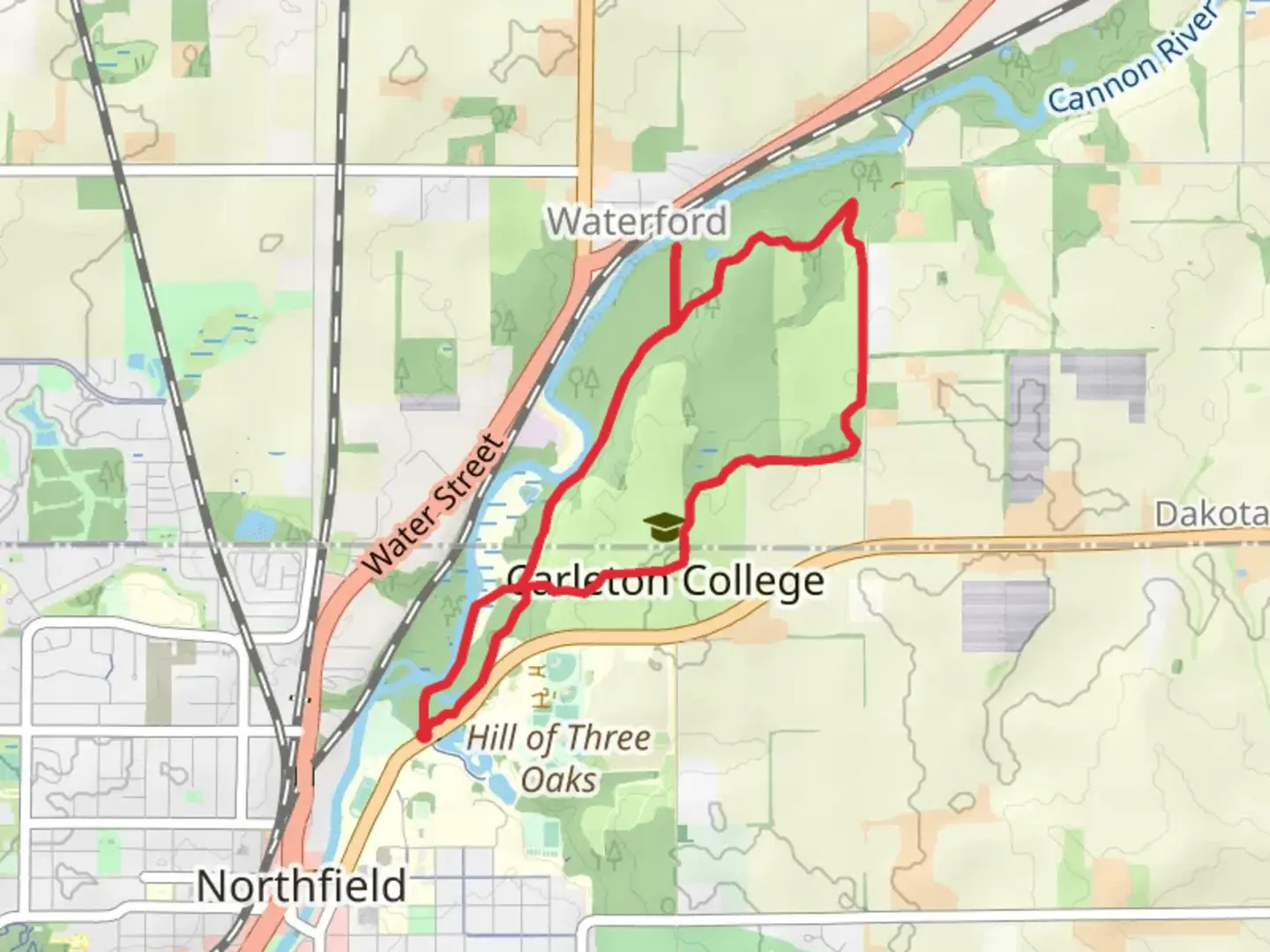 An image depicting the trail Carleton Arboretum Loop Trail and its surrounding area.