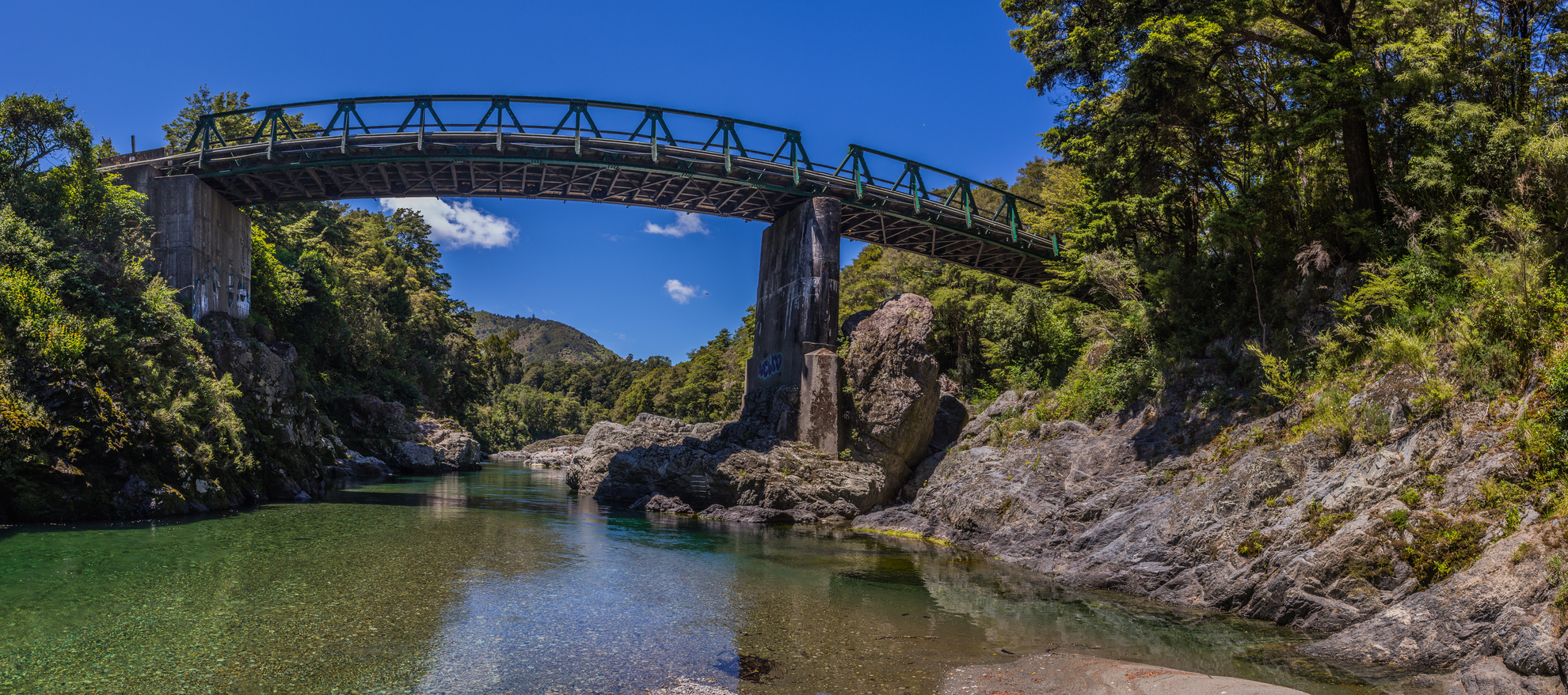 An image depicting the trail Daltons Track and its surrounding area.