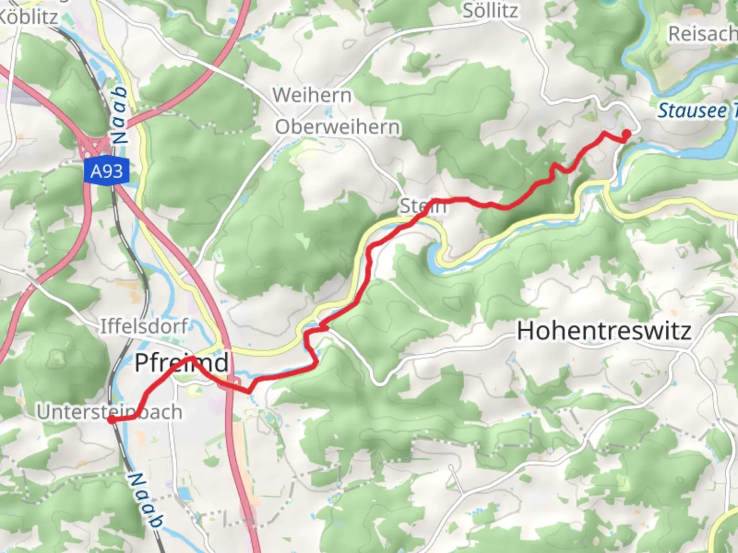 An image depicting the trail Pfeimid-Trausnitz and its surrounding area.