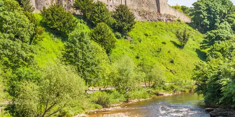 An image depicting the trail Richmond - Hudswell Woods and River Swale and its surrounding area.